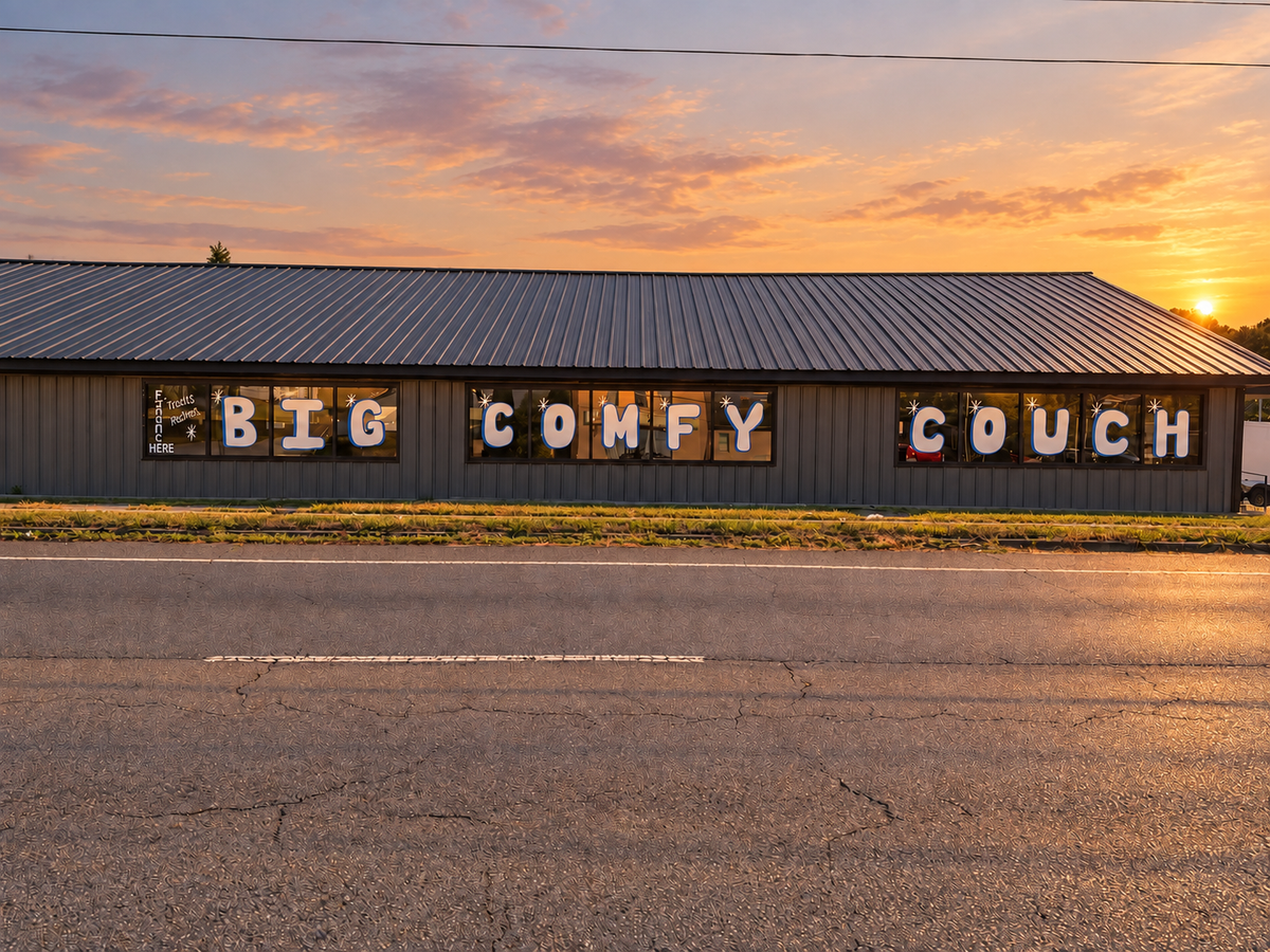 Big Comfy Couches showroom in Fort Oglethorpe at sunset
